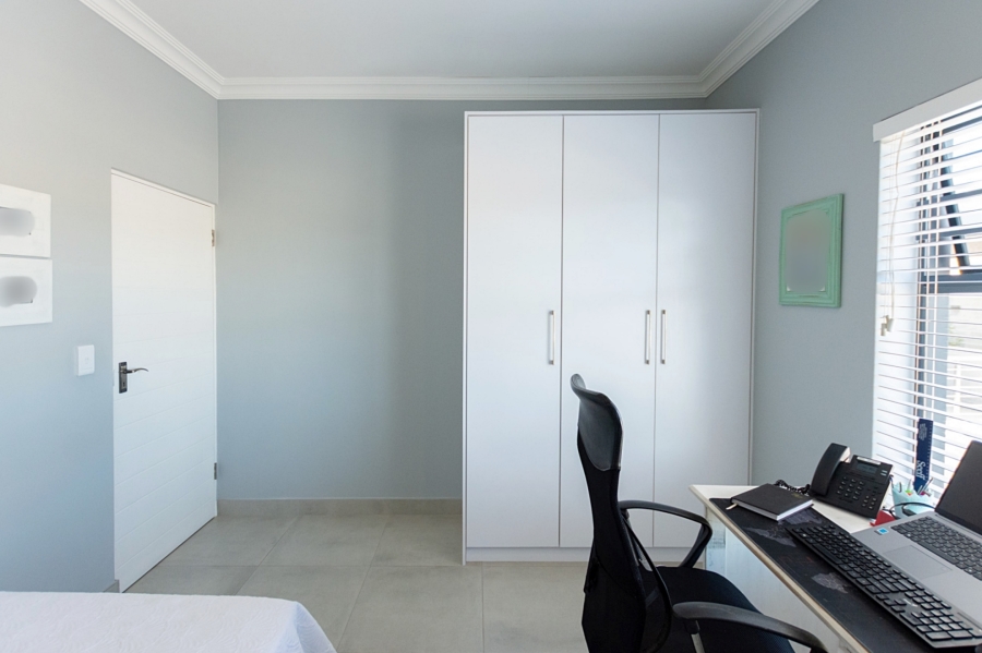 4 Bedroom Property for Sale in Myburgh Park Western Cape